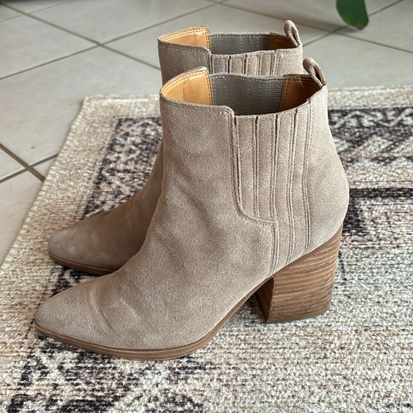 Marc Fisher MLOshay Pointed Toe Bootie - Picture 5 of 7